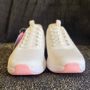 Comfy Skechers Swift Slip-Ins – Size 9 New